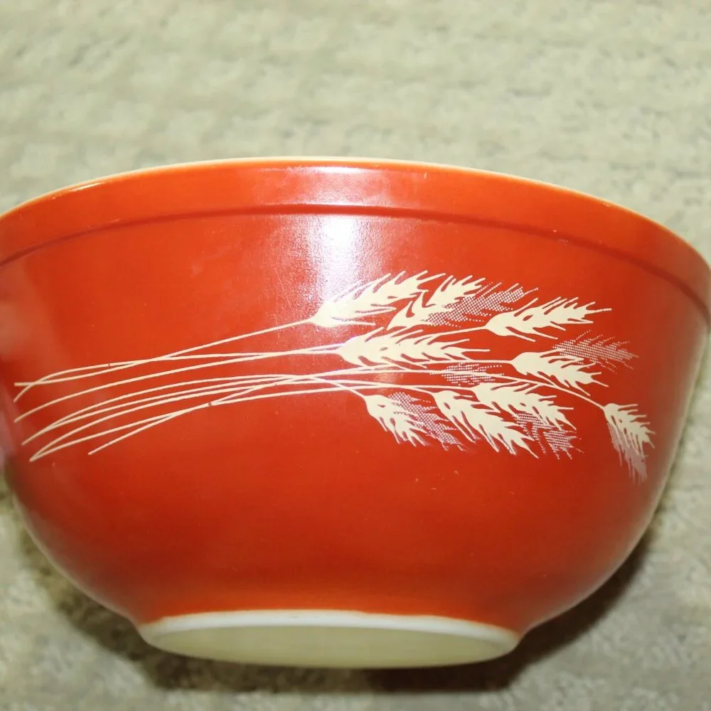 PYREX Autumn Harvest Wheat Pattern Nesting Mixing Bowl #403, 2.5 Quarts Vintage